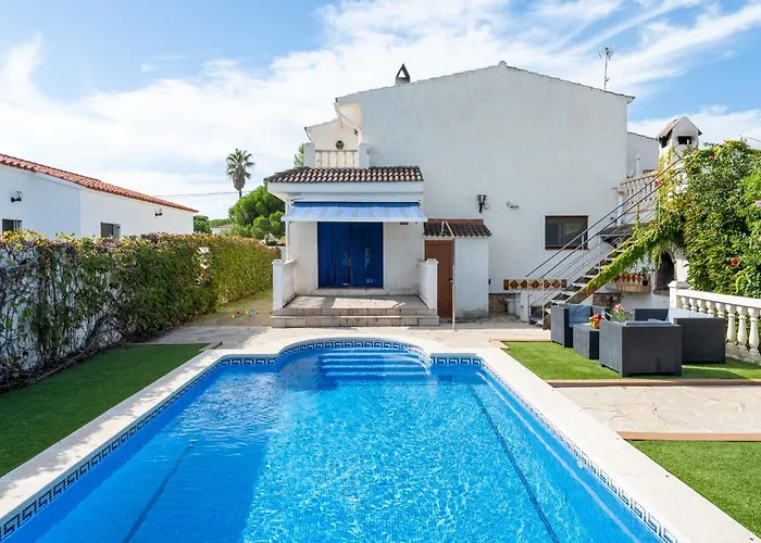 Masia Llacuna Villa *